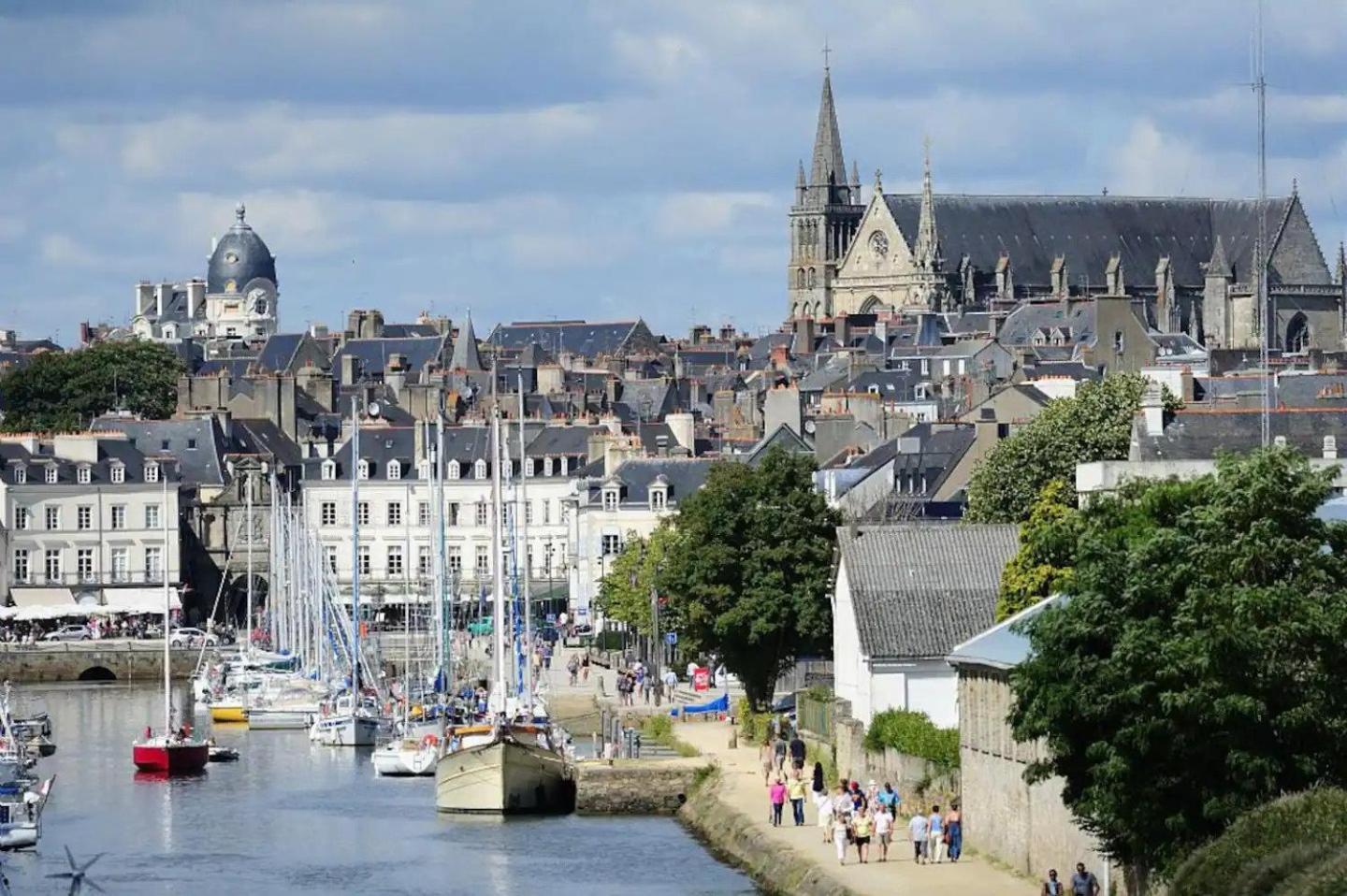 Tassigny - Charmant Appartement/ Terrasse - Port Vannes Buitenkant foto